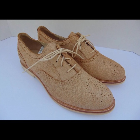 UGG Oxford Style Beige Suede Leather Shoes size 9 - Picture 2 of 8